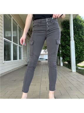 High-Rise Gray Cargo Skinny Jeans - Women